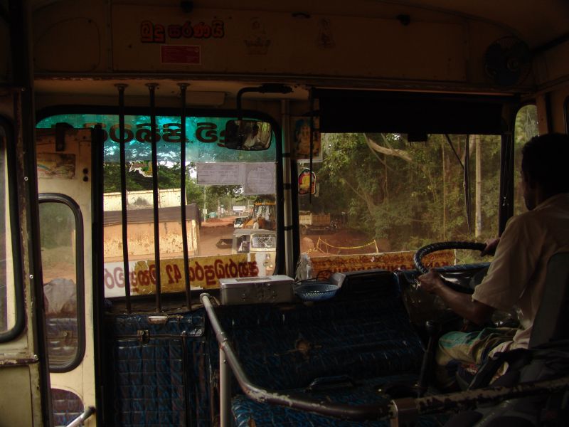 Pracoviště řidiče srílanského autobusu